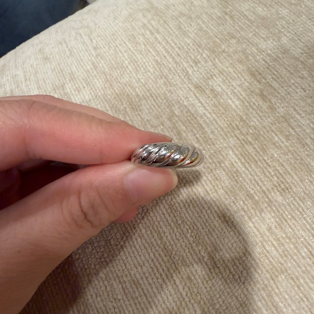 Mejuri Croissant Dome ring 14 White Gold